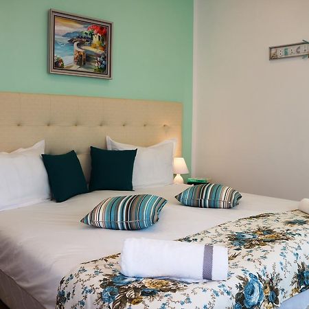Sea Port Celebrity Apartment - Lets4Holiday Varna Exteriér fotografie