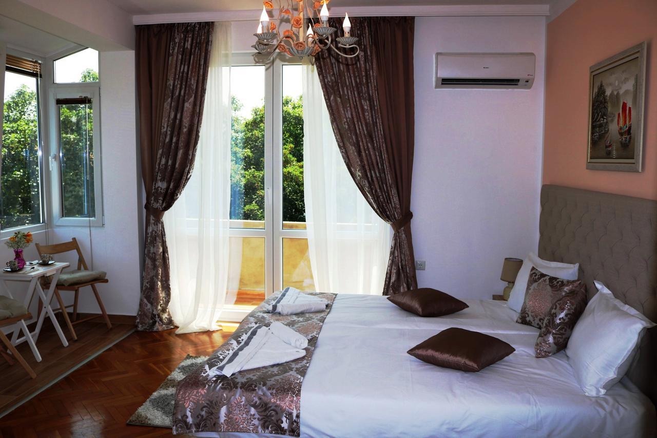 Sea Port Celebrity Apartment - Lets4Holiday Varna Exteriér fotografie