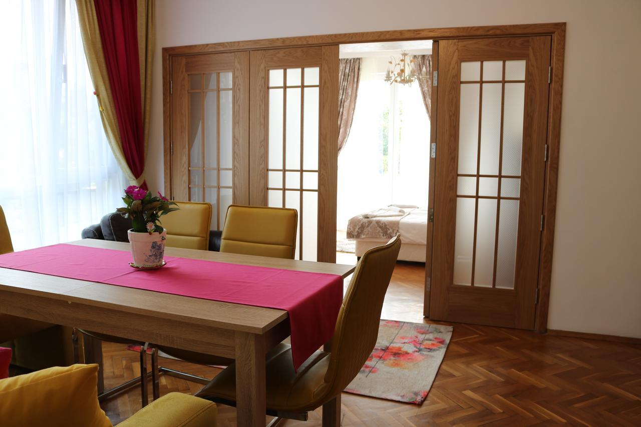 Sea Port Celebrity Apartment - Lets4Holiday Varna Exteriér fotografie