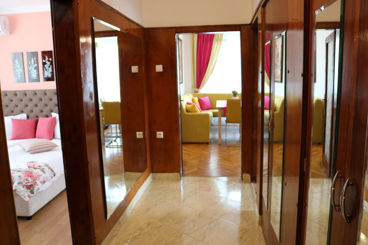 Sea Port Celebrity Apartment - Lets4Holiday Varna Exteriér fotografie