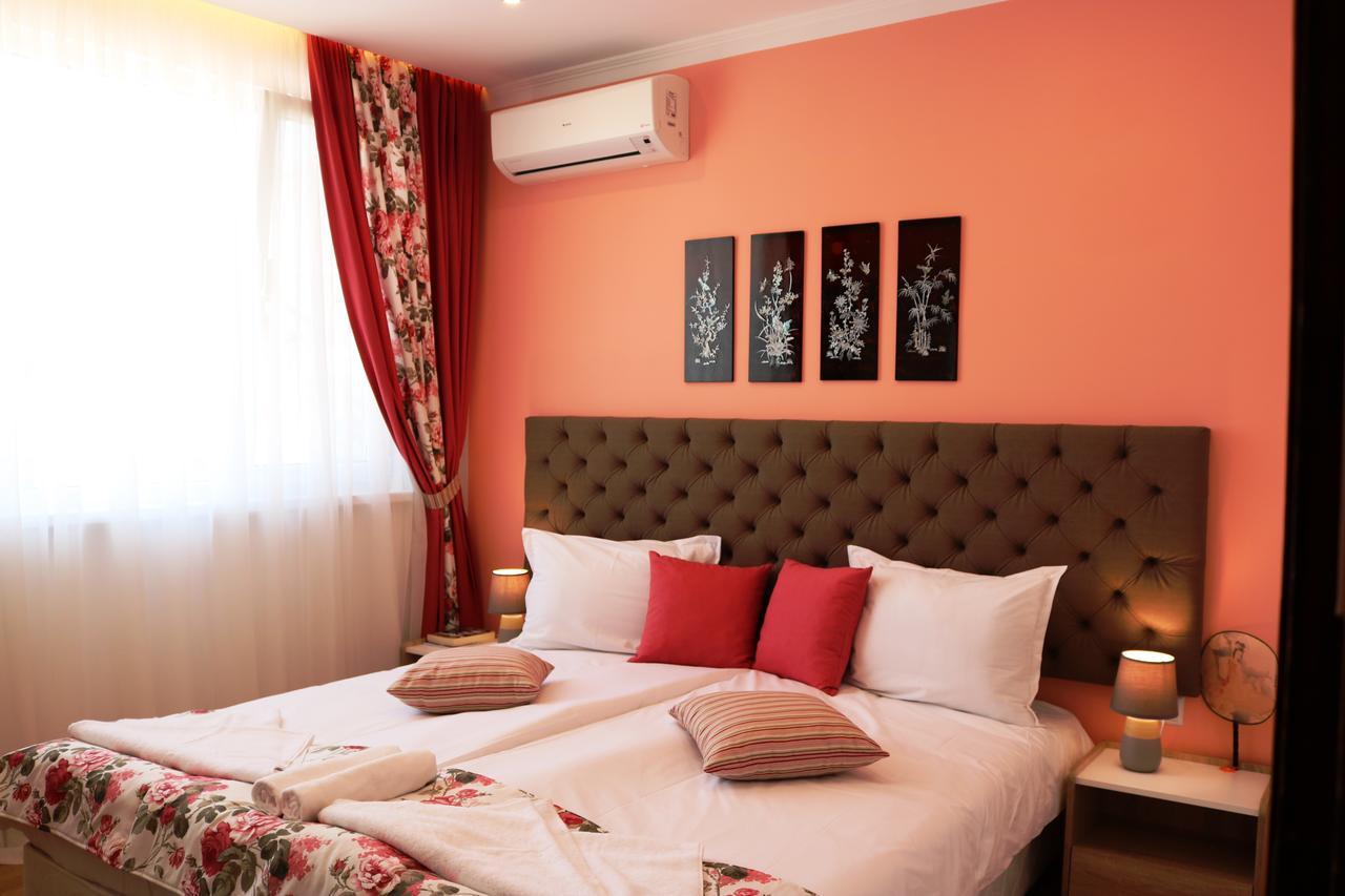 Sea Port Celebrity Apartment - Lets4Holiday Varna Exteriér fotografie