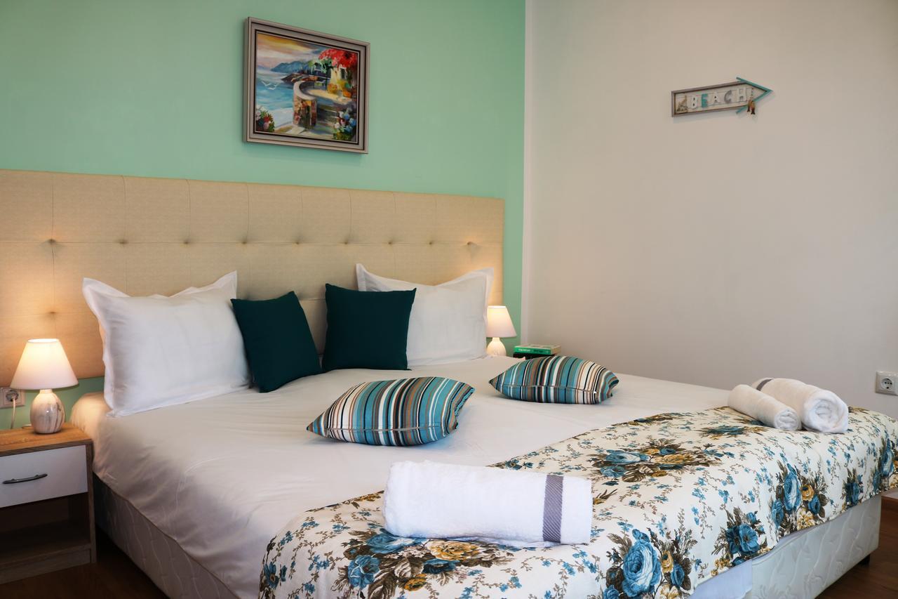 Sea Port Celebrity Apartment - Lets4Holiday Varna Exteriér fotografie