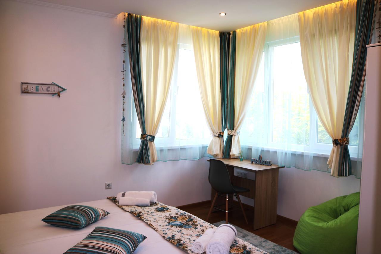 Sea Port Celebrity Apartment - Lets4Holiday Varna Exteriér fotografie