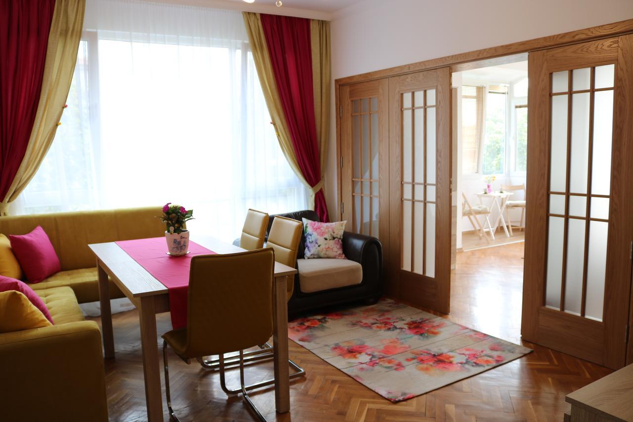 Sea Port Celebrity Apartment - Lets4Holiday Varna Exteriér fotografie