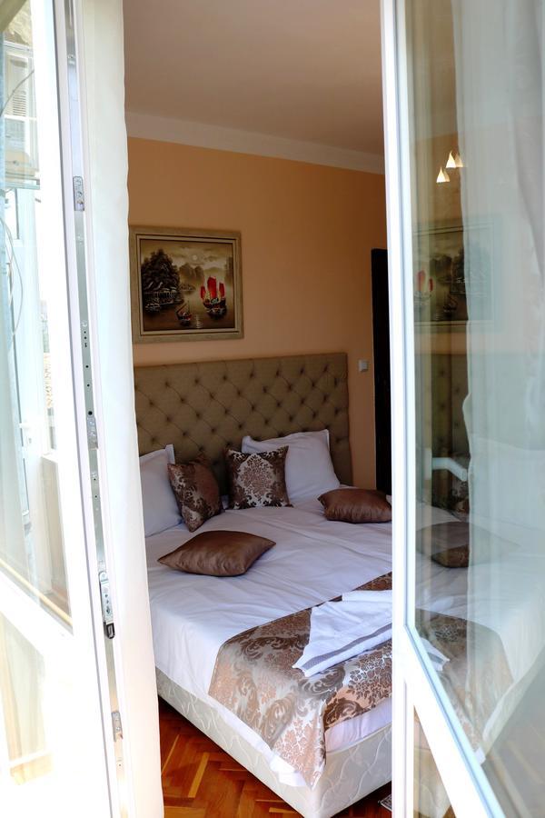 Sea Port Celebrity Apartment - Lets4Holiday Varna Exteriér fotografie